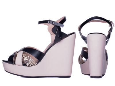 Sand�lia Anabela Feminina Torricella