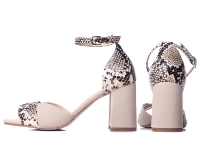 Sand�lia Feminina Torricella